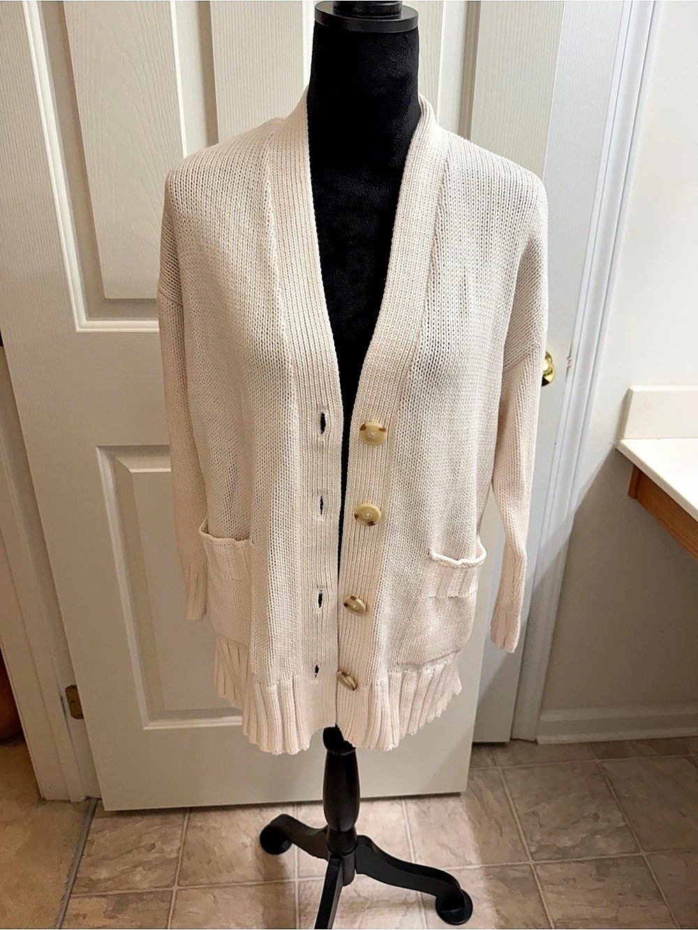 LofT Knit Cardigan in White Size Small Like New
